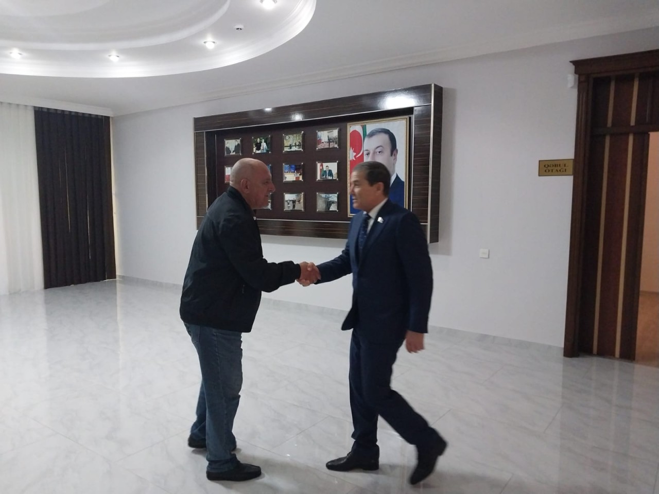Bədəl Bədəlov seçicilərinin problemlərini dinlədi - FOTOLAR